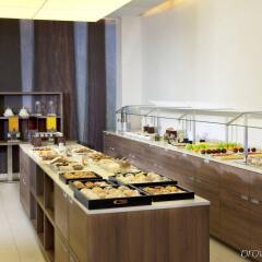 Отель Meliá Düsseldorf Германия, Дюссельдорф - 1 отзыв об отеле, цены и фото номеров - забронировать отель Meliá Düsseldorf онлайн питание фото 3