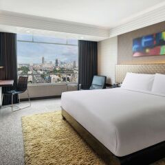 Отель DoubleTree by Hilton Bangkok Ploenchit Бангкок комната для гостей фото 15