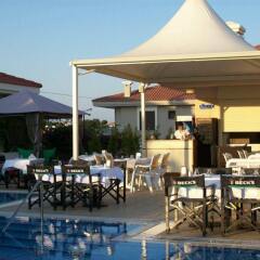 Kamer Suites & Hotel Чешме бассейн фото 3