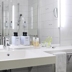 Отель Scandic Continental Швеция, Стокгольм - 1 отзыв об отеле, цены и фото номеров - забронировать отель Scandic Continental онлайн ванная