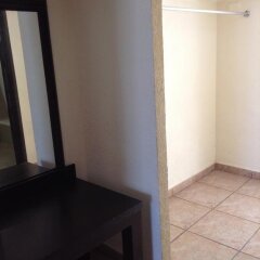 Hotel Los Aluxes сейф в номере