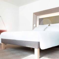 Отель Novotel Toronto North York Канада, Торонто - отзывы, цены и фото номеров - забронировать отель Novotel Toronto North York онлайн комната для гостей фото 3