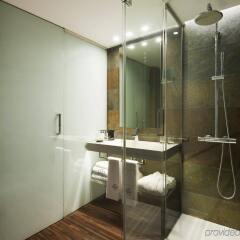 Hotel Gran Derby Suites Барселона ванная
