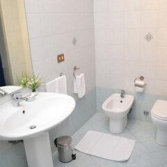 Отель La Luna Di Roma B&B ванная фото 2