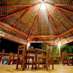 Отель Tanaosri Resort гостиничный бар