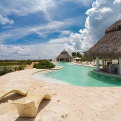Отель Xeliter Golden Bear Lodge & Golf - Free WiFi, Cap Cana Доминикана, Пунта Кана - отзывы, цены и фото номеров - забронировать отель Xeliter Golden Bear Lodge & Golf - Free WiFi, Cap Cana онлайн бассейн
