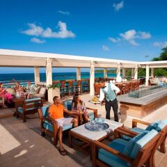 Отель Sandals Ochi Beach Resort All Inclusive Couples Only бассейн