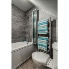 Отель Fantastically Modern, Clean 1 Bedroom Flat for 4 ванная фото 2