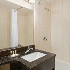 Отель Days Inn Prince George Bednesti ванная фото 2