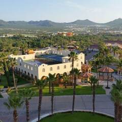 Отель Upgraded Villa La Estancia W/view спортивное сооружение