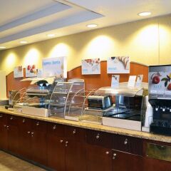 Holiday Inn Express Hotel & Suites Hinton питание фото 2