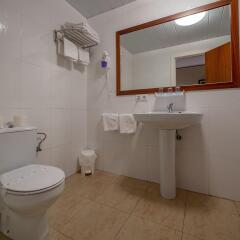 Отель Hostal Gallet Испания, Курорт Росес - отзывы, цены и фото номеров - забронировать отель Hostal Gallet онлайн ванная фото 2