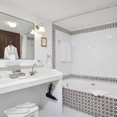 Отель San Lorenzo - Adults Only Испания, Пальма-де-Майорка - отзывы, цены и фото номеров - забронировать отель San Lorenzo - Adults Only онлайн ванная фото 2