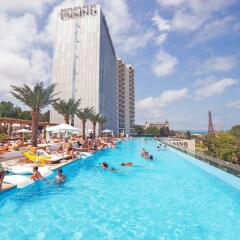 INTERNATIONAL Hotel Casino & Tower Suites бассейн фото 4