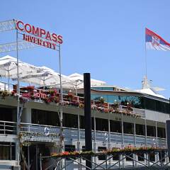 Отель Compass River City Boatel городской автобус