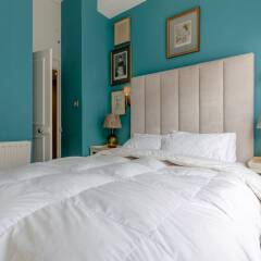 Апартаменты Elegant Apartment In Central Kensington Лондон сейф в номере