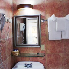Отель Altamont West Hotel Ямайка, Монтего-Бей - отзывы, цены и фото номеров - забронировать отель Altamont West Hotel онлайн ванная