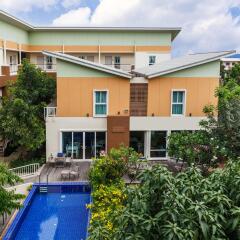 Отель U-tiny Boutique Home Suvarnabh Бангкок балкон