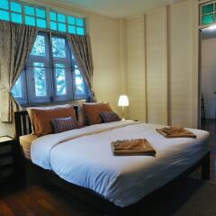 Отель 24 Samsen Heritage House Бангкок комната для гостей фото 2