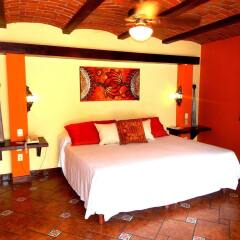 La Villa del Ensueno Boutique Hotel сейф в номере