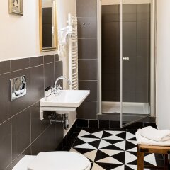 Отель Antique Apartments - Plac Szczepanski Польша, Краков - 1 отзыв об отеле, цены и фото номеров - забронировать отель Antique Apartments - Plac Szczepanski онлайн балкон
