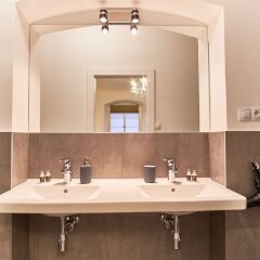 Апартаменты Charles Bridge Royal Apartment ванная