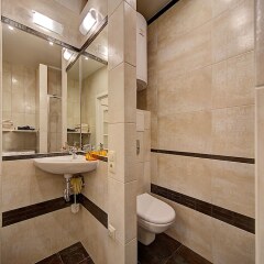 Гостиница Home4day Apartment on Griboyedov Canal в Санкт-Петербурге отзывы, цены и фото номеров - забронировать гостиницу Home4day Apartment on Griboyedov Canal онлайн Санкт-Петербург ванная