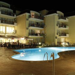Hotel Helios Балчик бассейн