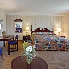 Отель Quality Hotel & Suites Канада, Шербрук - отзывы, цены и фото номеров - забронировать отель Quality Hotel & Suites онлайн комната для гостей фото 3