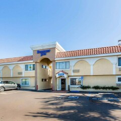 Отель Rodeway Inn & Suites LAX парковка