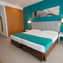 Hotel Costa Conil by Fuerte Group сейф в номере