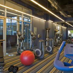 Отель Aloft Portland Airport at Cascade Station фитнесс-зал