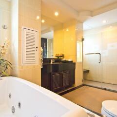 Отель LK Royal Suite Pattaya Таиланд, Паттайя - 1 отзыв об отеле, цены и фото номеров - забронировать отель LK Royal Suite Pattaya онлайн ванная фото 2