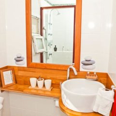 Entre Deux Rêves in Entre-Deux, France from 111$, photos, reviews - zenhotels.com bathroom