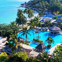 Отель Melati Beach Resort & Spa бассейн