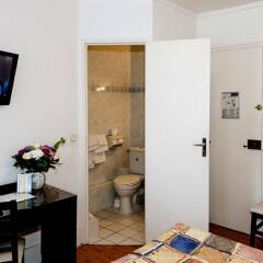 Amiot Hotel сейф в номере