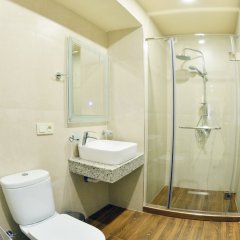 Mandarin Hotel in Yerevan, Armenia from 57$, photos, reviews - zenhotels.com bathroom photo 2