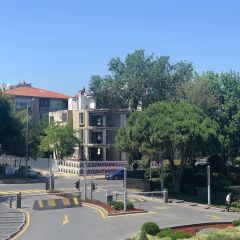 Renaissance Polat Istanbul Hotel Стамбул парковка