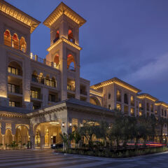 Отель Four Seasons Resort Dubai at Jumeirah Beach вид на фасад