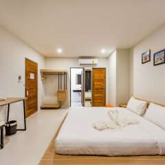 Отель Phuket Marine Poshtel фото 35