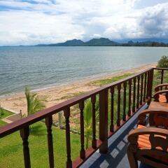 Отель Sara Beachfront Boutique Resort балкон