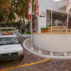 Отель Park Royal Beach Resort Huatulco парковка