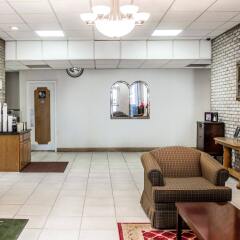 Отель Quality Inn & Conference Center Franklin интерьер отеля