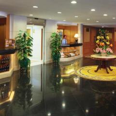 Golden Crown China Hotel развлечения