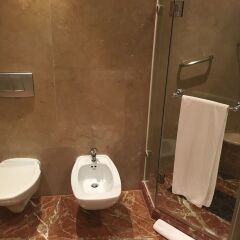 Отель The LaLiT Mumbai ванная фото 2