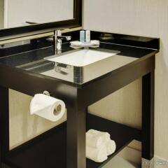 Отель Comfort Inn Kirkland Lake ванная фото 2