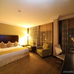 Отель Crowne Plaza Jeddah комната для гостей фото 3