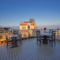 Отель OYO 248 Hotel Galaxy Непал, Катманду - отзывы, цены и фото номеров - забронировать отель OYO 248 Hotel Galaxy онлайн приотельная территория фото 2