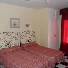 Отель Hostal Micaela комната для гостей фото 2