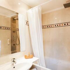 Hotel Champerret Elysees ванная